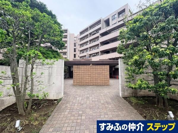 3LDK apartment in Isogo Ward, Yokohama, Kanagawa - Photo 1