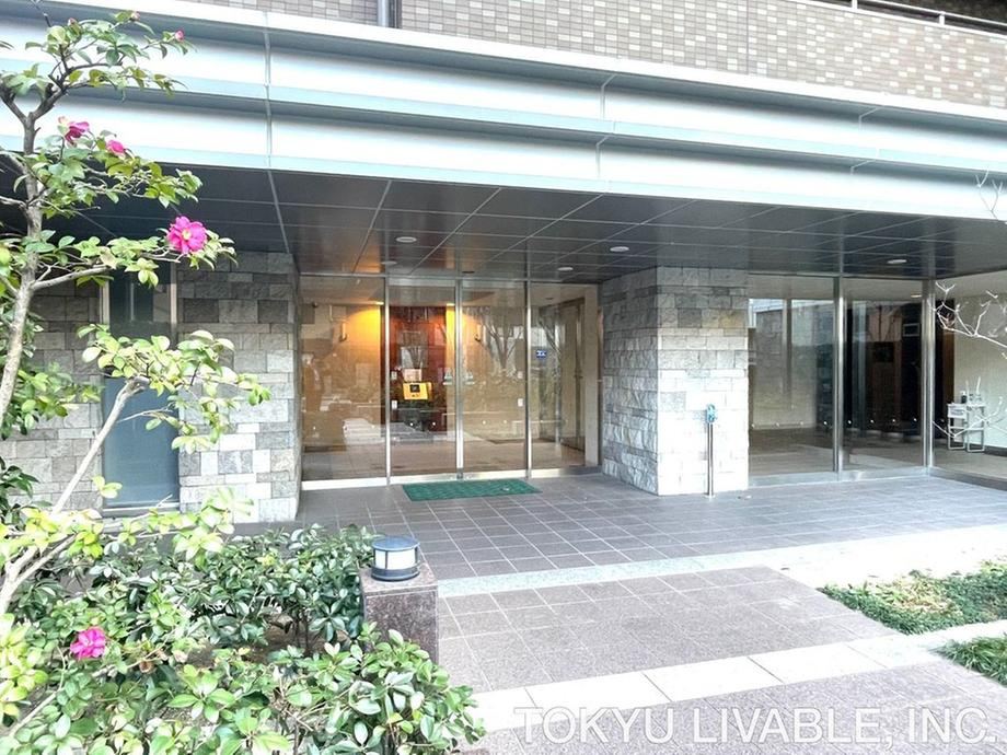 3LDK apartment in Nishi Ward, Nagoya, Aichi - Photo 1