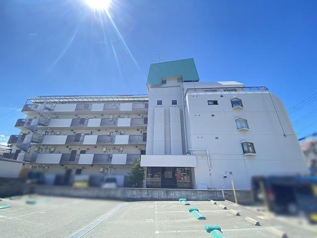 2LDK apartment in Itami, Hyogo - Photo 1