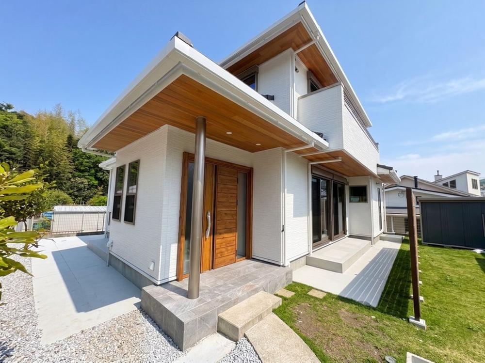 3LDK house in Hayama, Miura District, Kanagawa - Photo 1