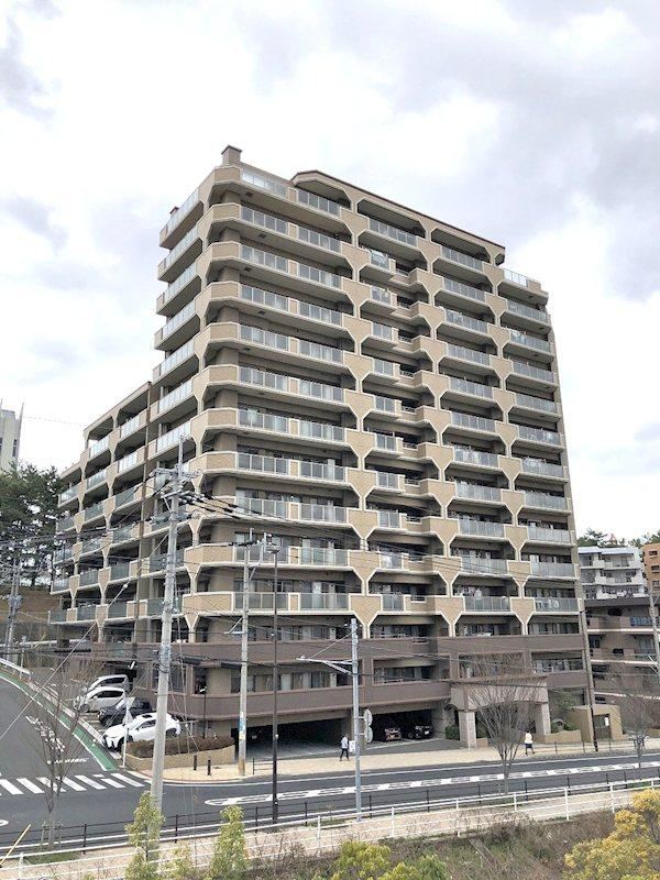 4LDK apartment in Yahatanishi Ward, Kitakyushu, Fukuoka - Photo 1