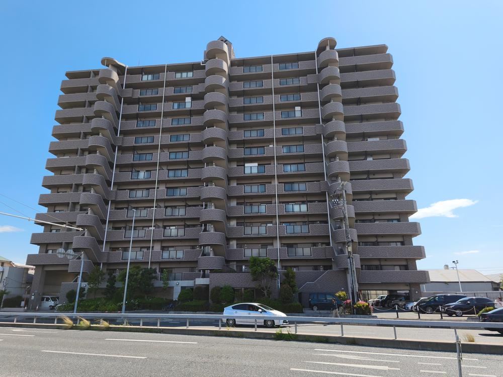 3LDK apartment in Akashi, Hyogo - Photo 1