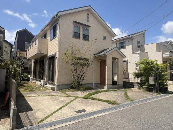 4LDK house in Mino, Osaka - Photo 1