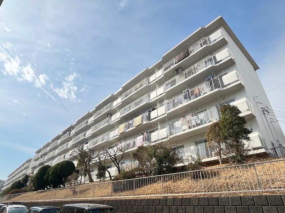 3LDK apartment in Isogo Ward, Yokohama, Kanagawa - Photo 1