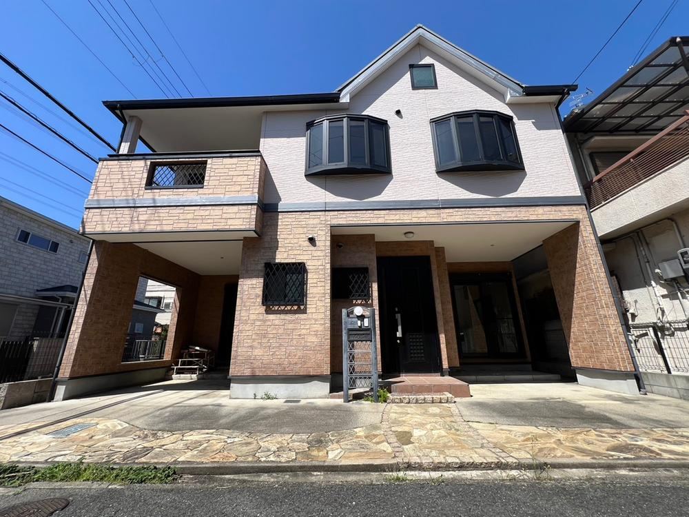 4LDK house in Yao, Osaka - Photo 1