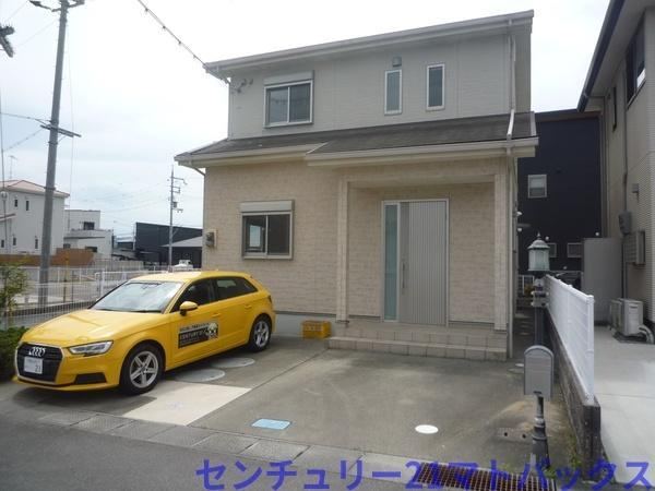 4LDK+S house in Iwade, Wakayama - Photo 1