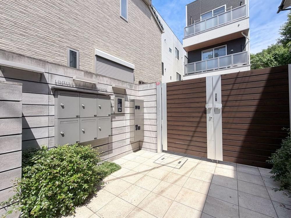 1LDK+S apartment in Suginami Ward, Tokyo - Photo 1