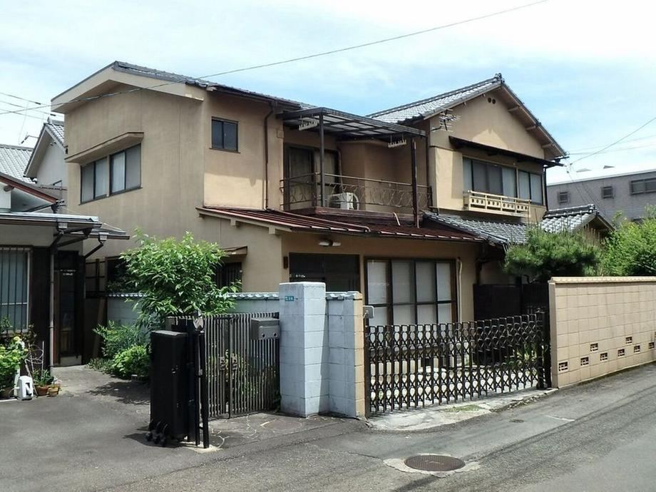 9K house in Matsuyama, Ehime - Photo 1