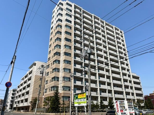 3LDK apartment in Chuo Ward, Sapporo, Hokkaido - Photo 1
