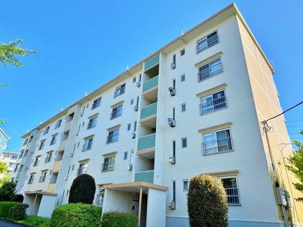 2LDK apartment in Tama, Tokyo - Photo 1