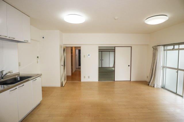 4LDK apartment in Nishi Ward, Osaka - Photo 1