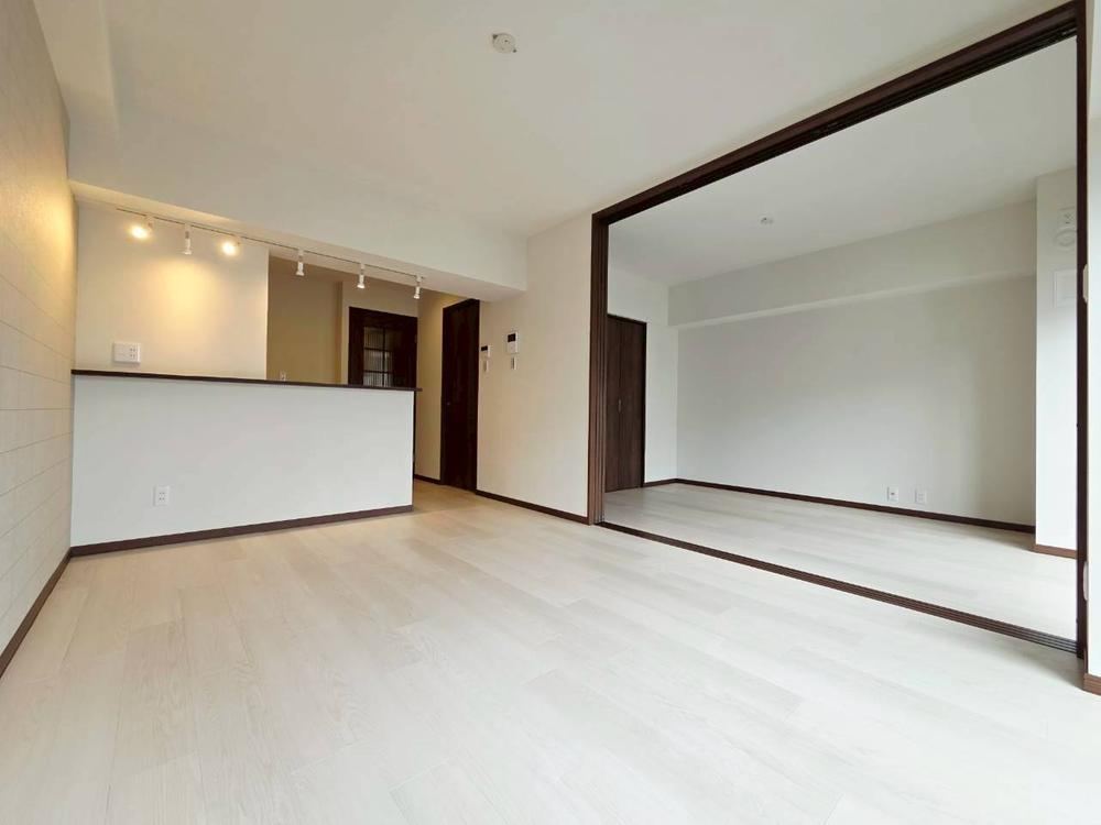 2LDK+S apartment in Taito Ward, Tokyo - Photo 1