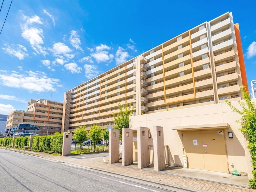 3LDK apartment in Toda, Saitama - Photo 1