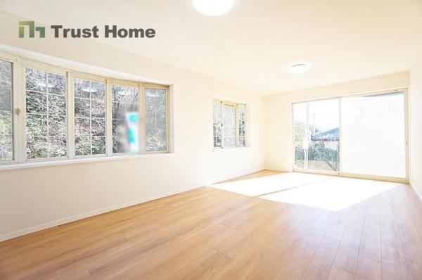 4LDK house in Suma Ward, Kobe, Hyogo - Photo 1