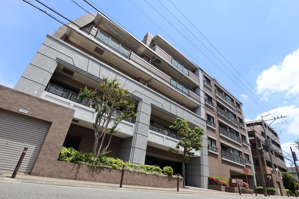 3LDK apartment in Onojo, Fukuoka - Photo 1
