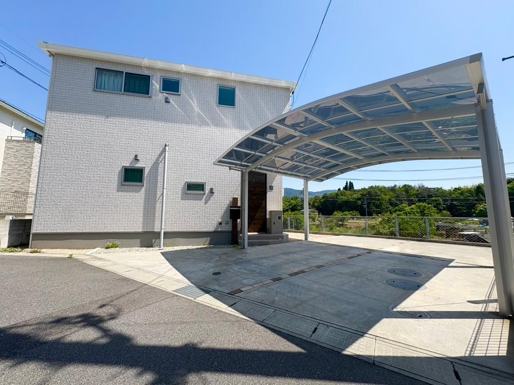 4LDK+S house in Higashihiroshima, Hiroshima - Photo 1