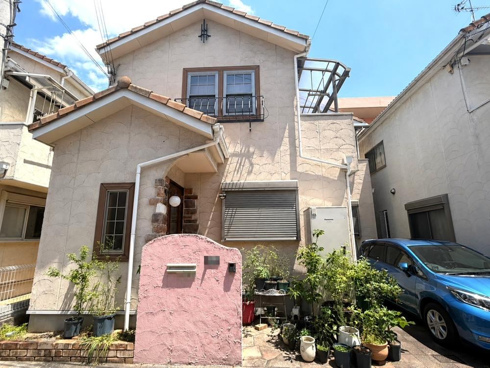 4LDK house in Hirakata, Osaka - Photo 1