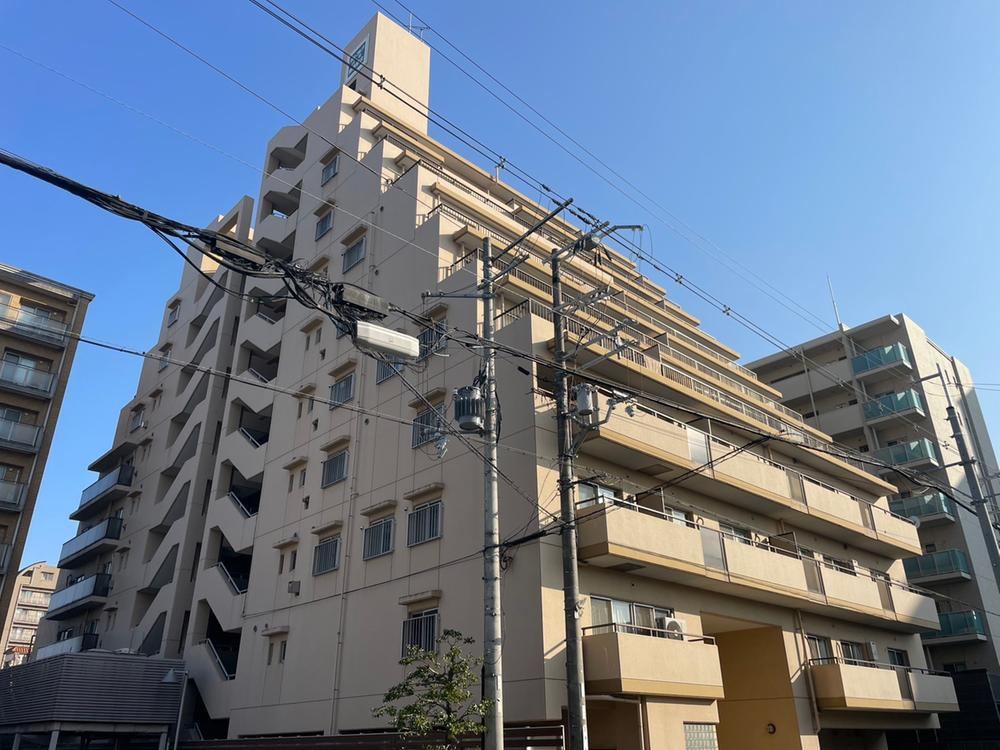 4LDK apartment in Himeji, Hyogo - Photo 1