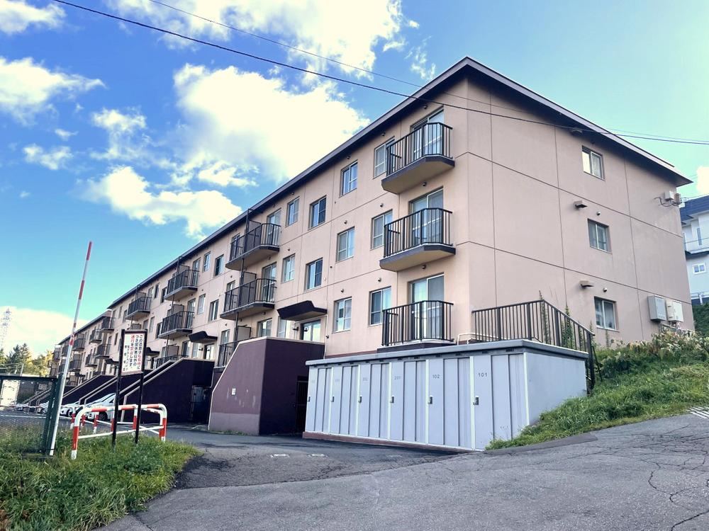 3LDK apartment in Otaru, Hokkaido - Photo 1