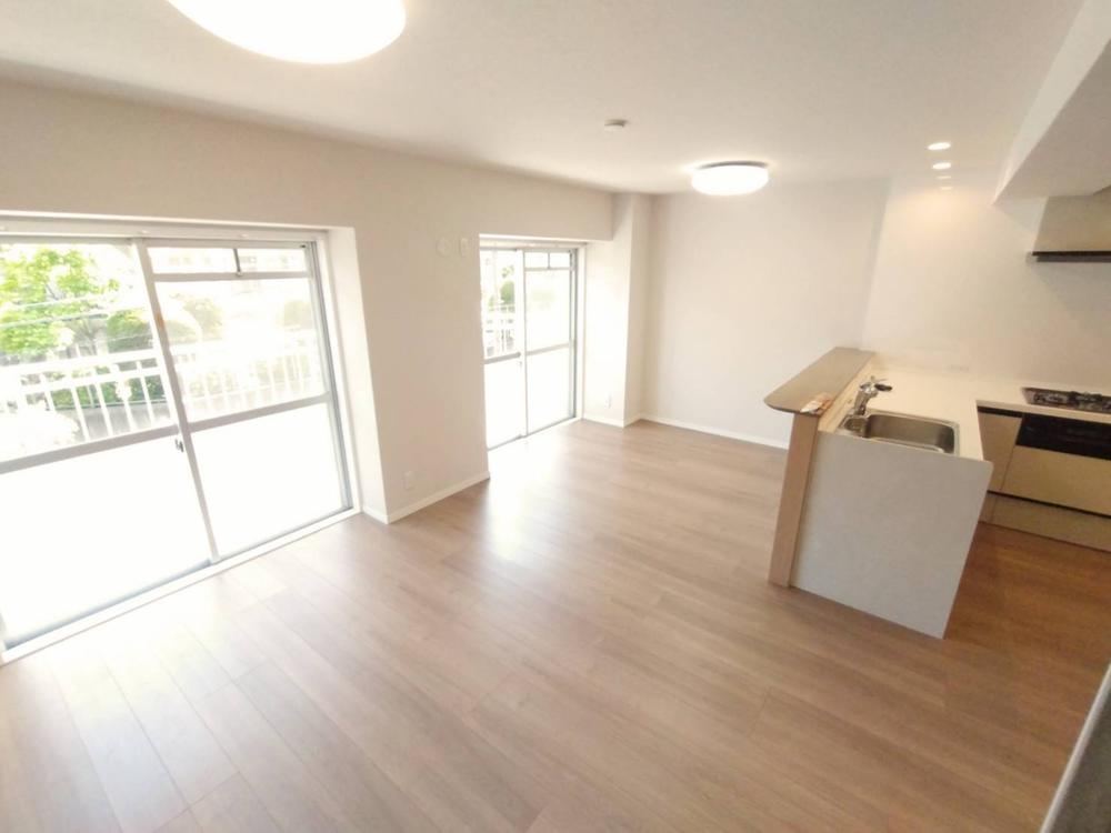 2LDK apartment in Suita, Osaka - Photo 1