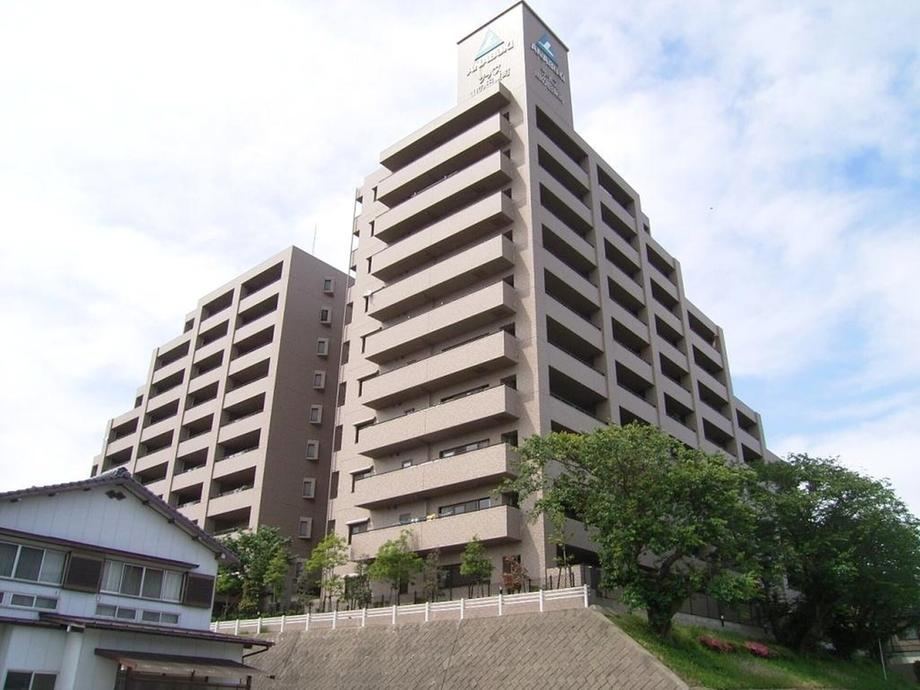 3LDK apartment in Shimonoseki, Yamaguchi - Photo 1