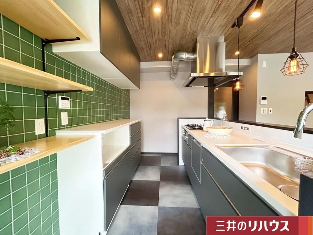 2LDK apartment in Naka Ward, Yokohama, Kanagawa - Photo 1