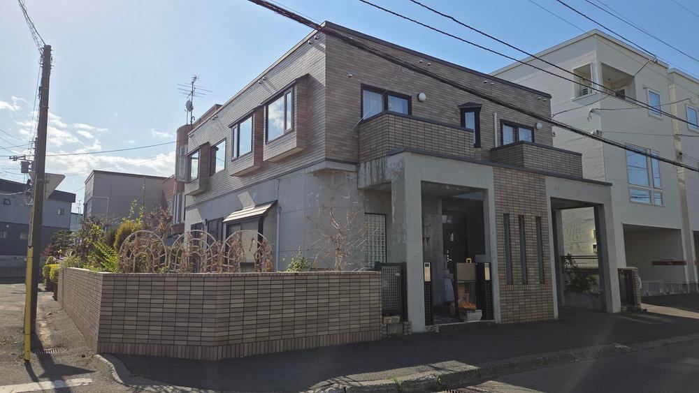 6LDK house in Kita Ward, Sapporo, Hokkaido - Photo 1
