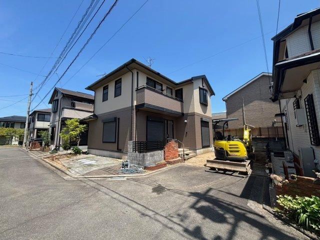 4LDK house in Matsuyama, Ehime - Photo 1