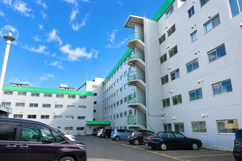 2LDK+S apartment in Nishi Ward, Sapporo, Hokkaido - Photo 1