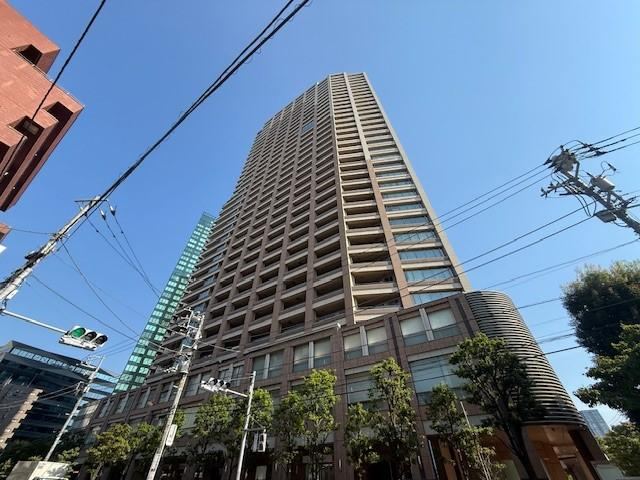 1LDK apartment in Minato Ward, Tokyo - Photo 1