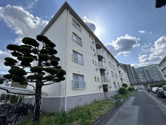 2LDK apartment in Shimamoto, Mishima District, Osaka - Photo 1