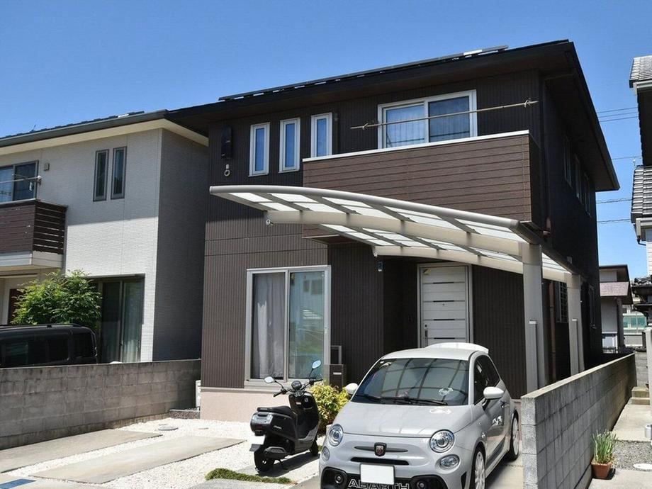 4LDK house in Matsuyama, Ehime - Photo 1