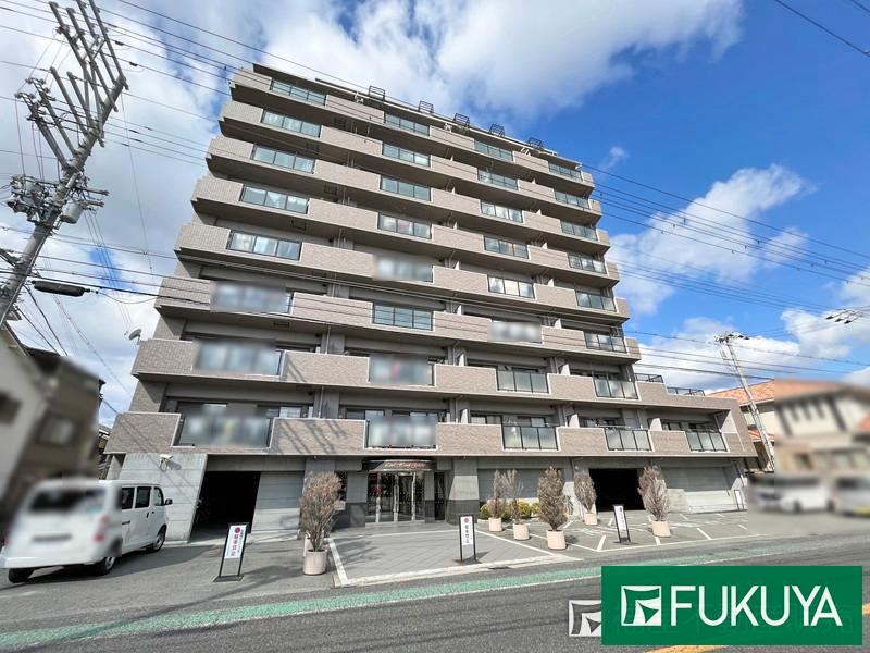 4LDK apartment in Himeji, Hyogo - Photo 1