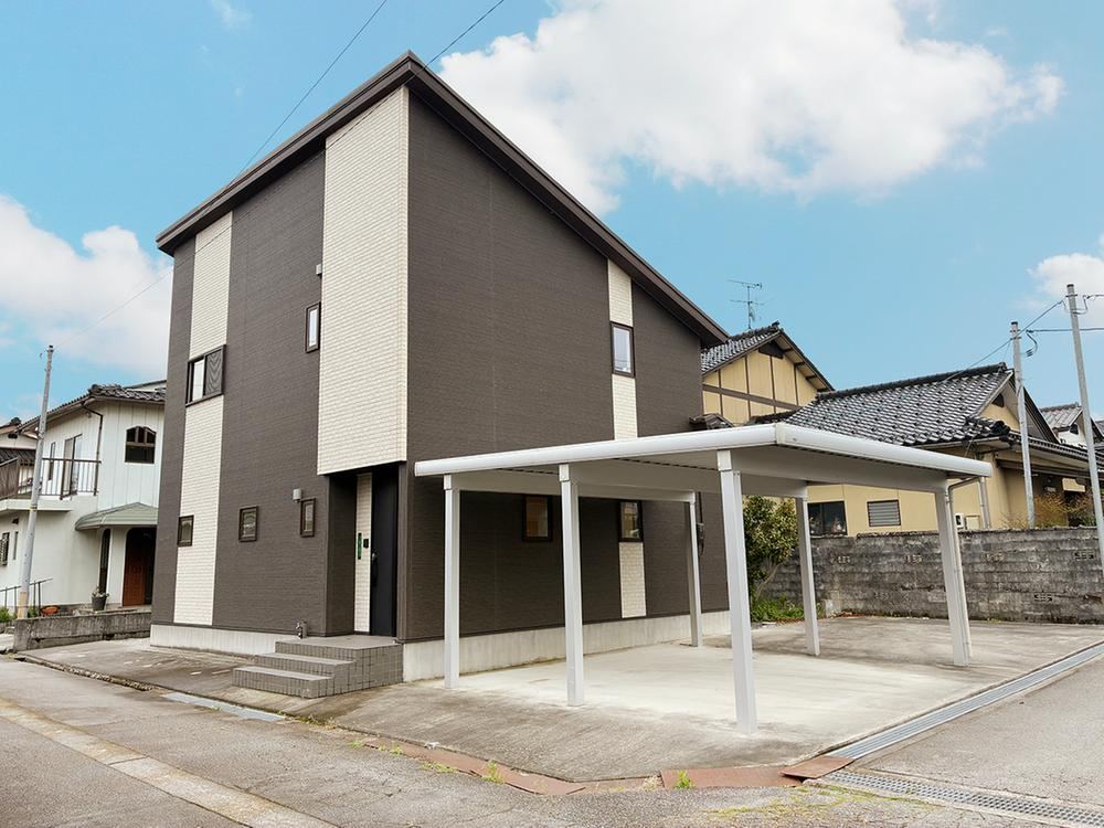 4LDK house in Toyama, Toyama - Photo 1