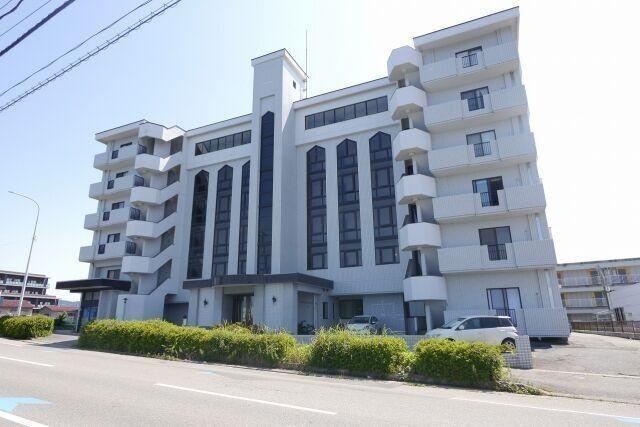 3DK apartment in Nanao, Ishikawa - Photo 1