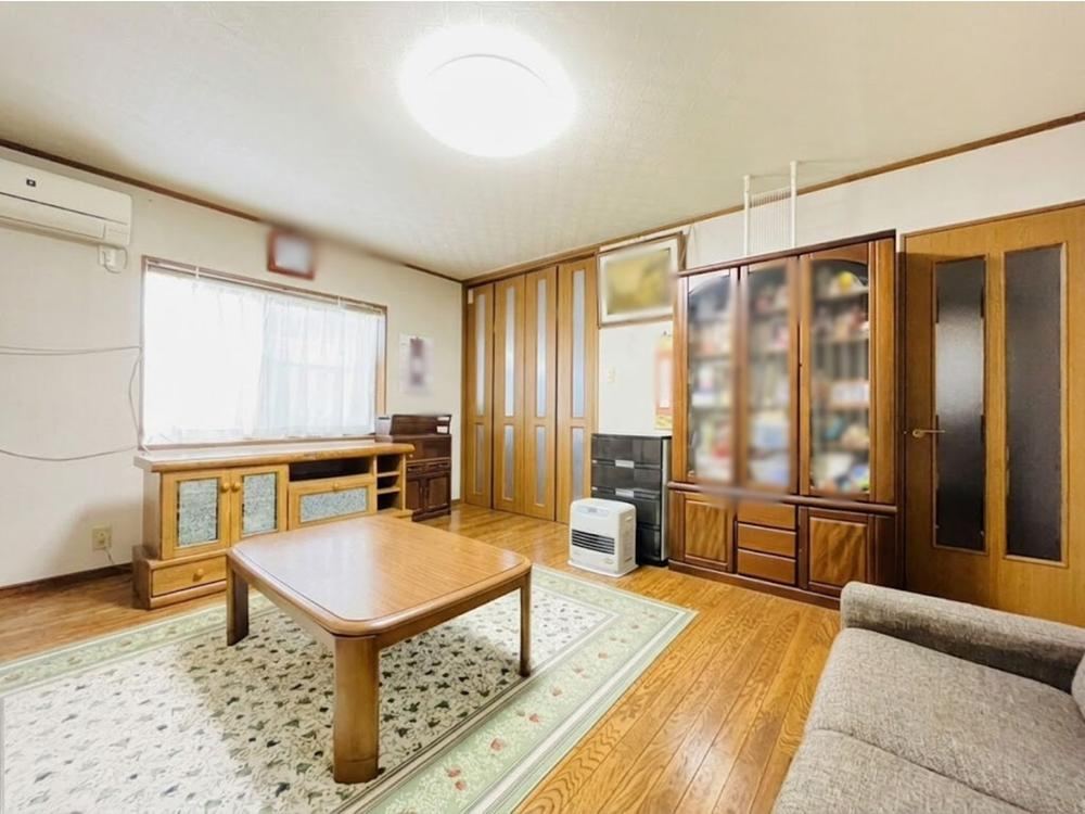 5LDK house in Higashiura, Chita District, Aichi - Photo 1
