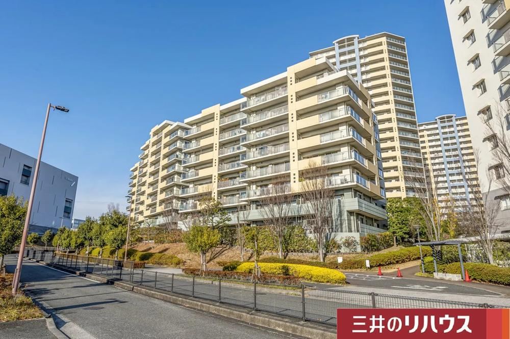 4LDK apartment in Inagi, Tokyo - Photo 1