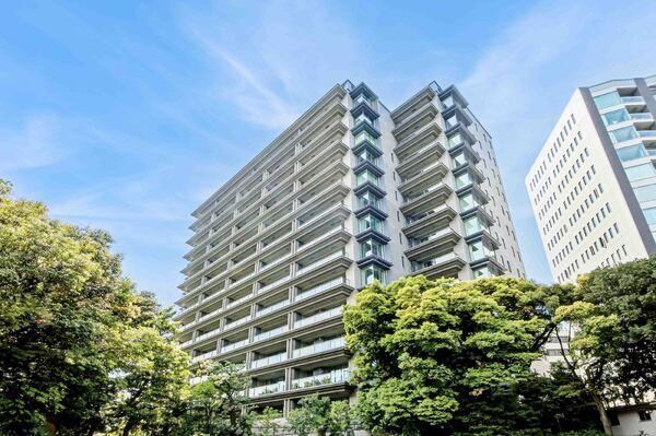3LDK apartment in Chiyoda Ward, Tokyo - Photo 1