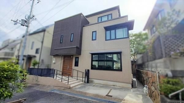 5LDK house in Nagata Ward, Kobe, Hyogo - Photo 1