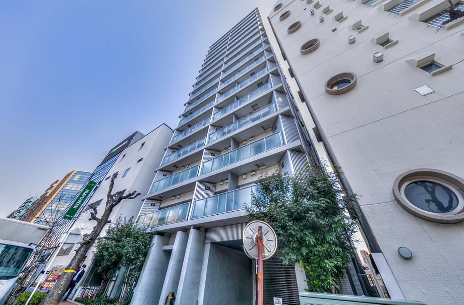 2LDK apartment in Meguro Ward, Tokyo - Photo 1