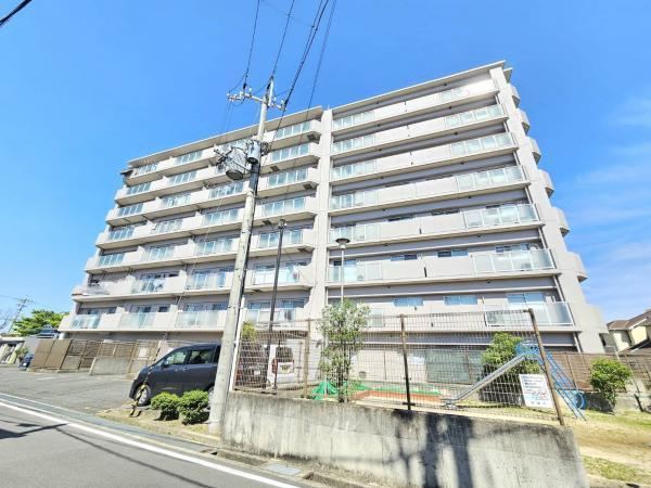 4LDK apartment in Kaizuka, Osaka - Photo 1