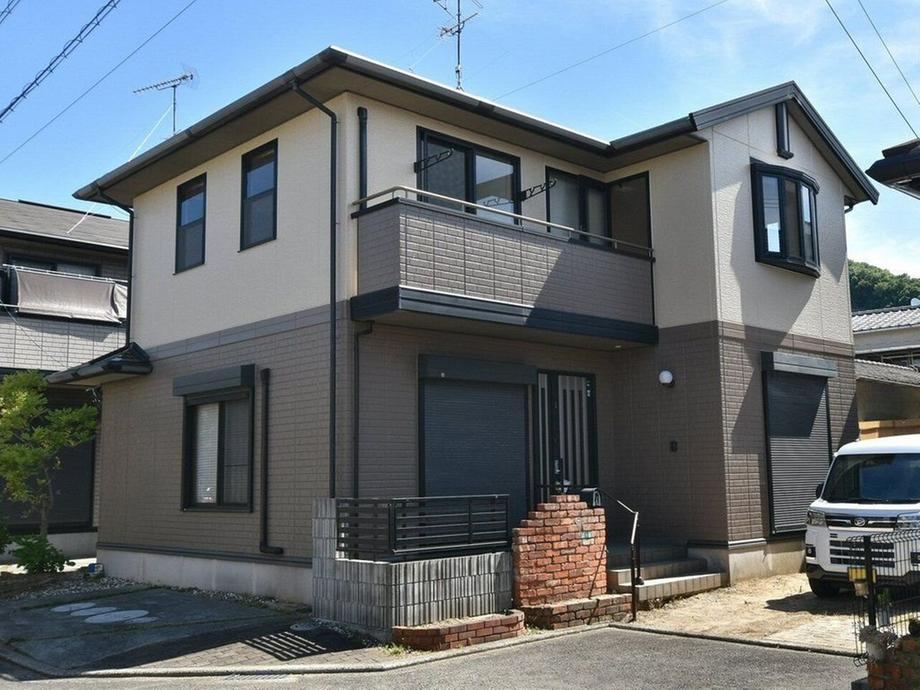 4LDK house in Matsuyama, Ehime - Photo 1