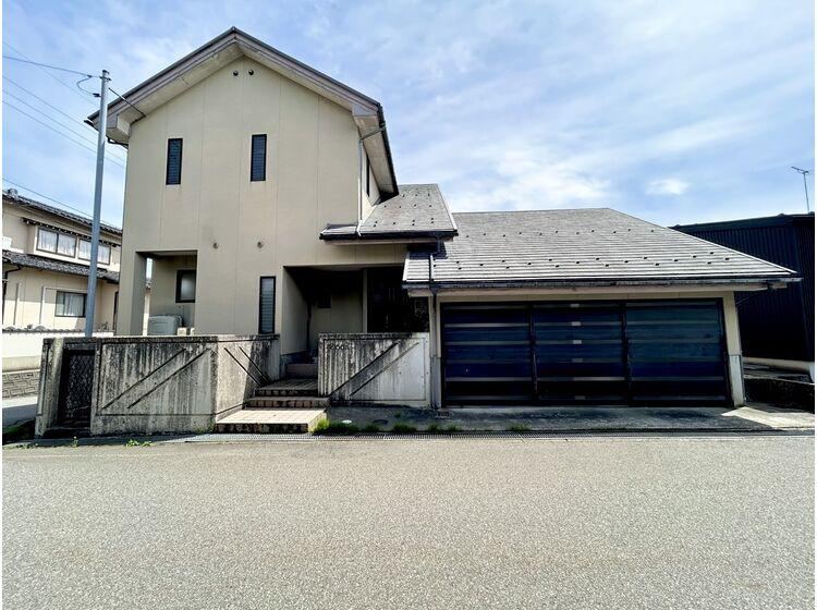 3DK house in Nomi, Ishikawa - Photo 1