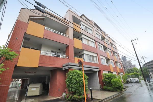 3LDK apartment in Fuchu, Tokyo - Photo 1