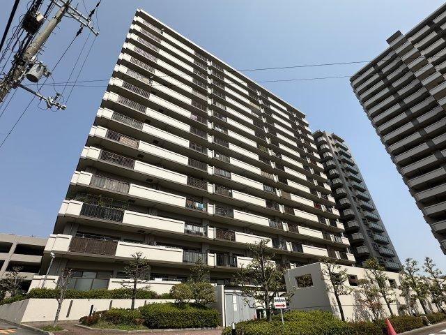 3LDK apartment in Suma Ward, Kobe, Hyogo - Photo 1