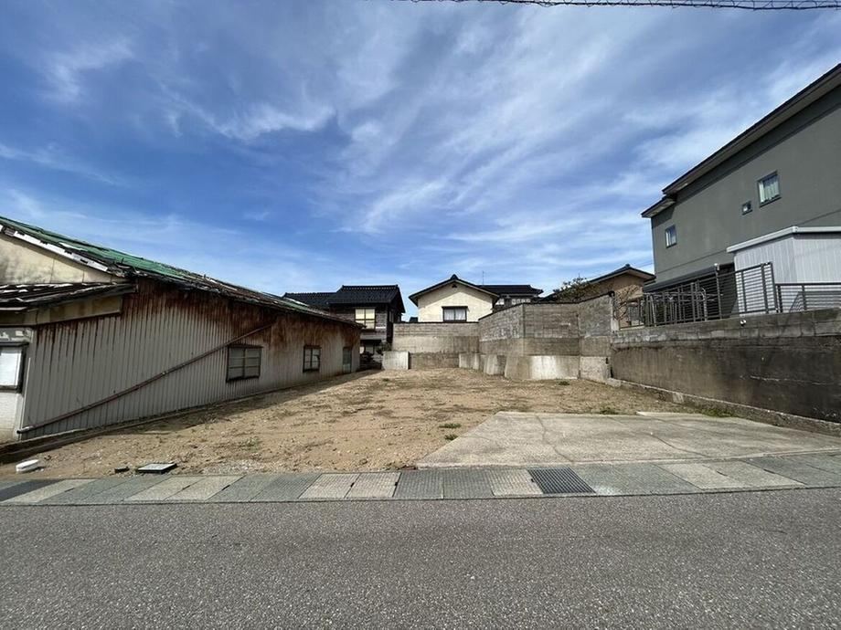209 m² land in Kahoku, Ishikawa - Photo 1