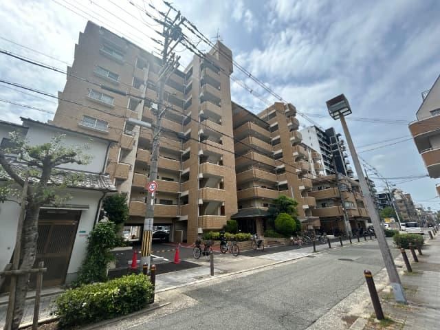 2LDK apartment in Yodogawa Ward, Osaka - Photo 1