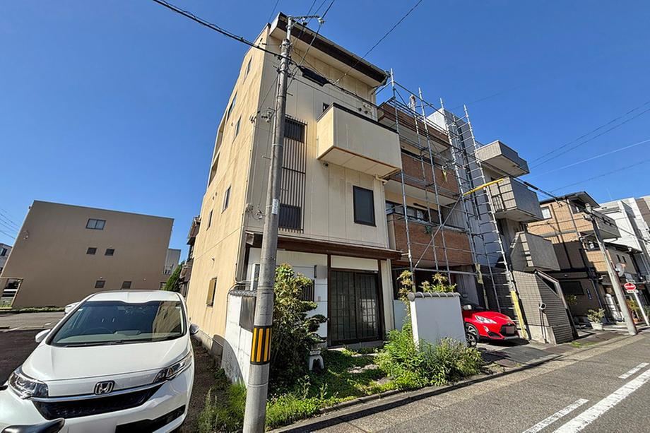 4LDK house in Chikusa Ward, Nagoya, Aichi - Photo 1