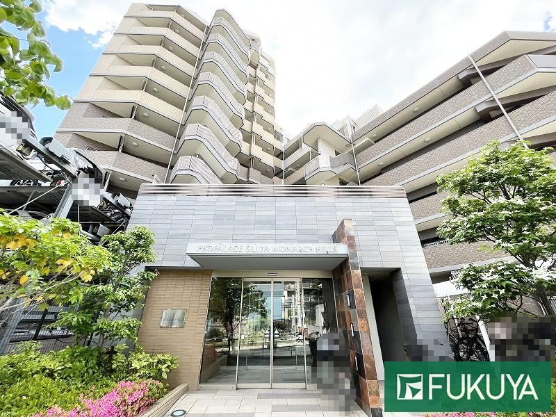 3LDK apartment in Suita, Osaka - Photo 1
