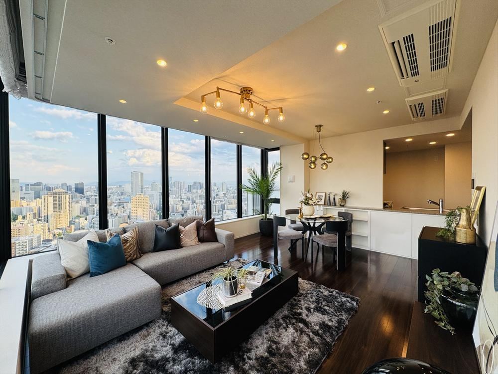 3LDK+S apartment in Kita Ward, Osaka - Photo 1
